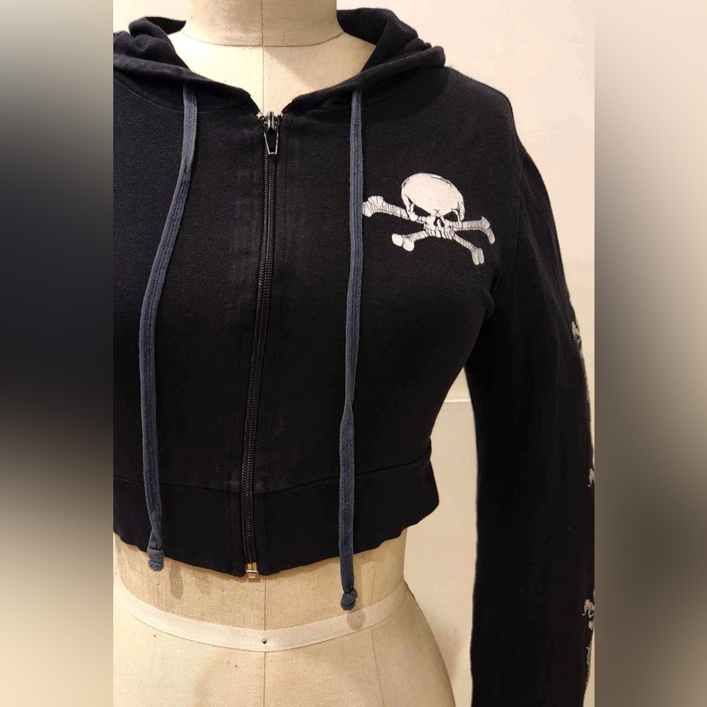 Skull Cropped Hoodie